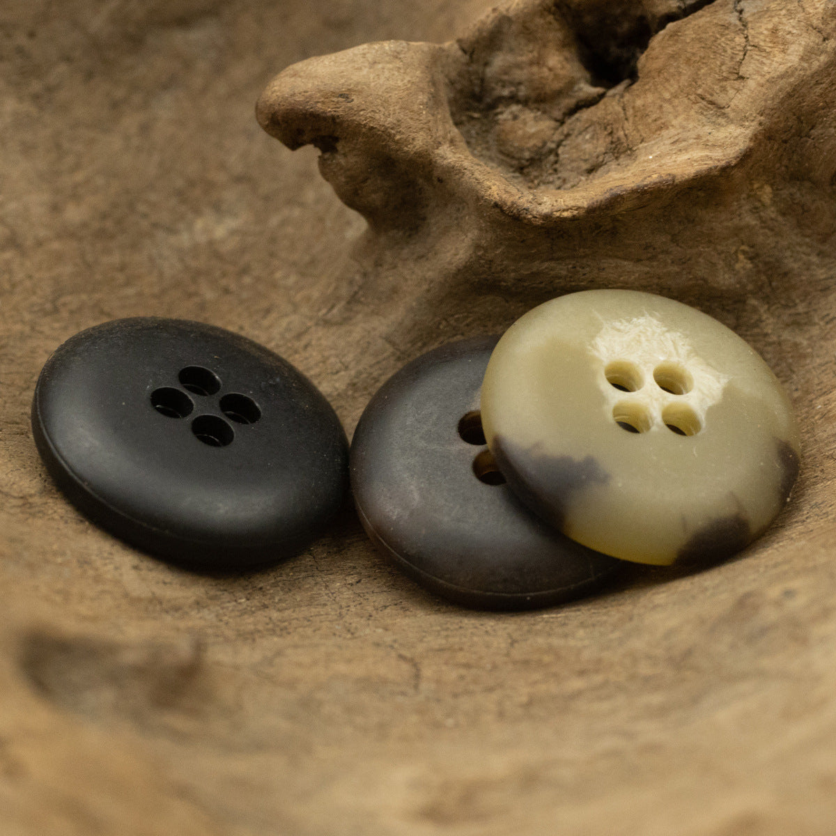 Round 4-Hole Retro Amber Urea Buttons for Suit Cuffs Knitwear 10PCS