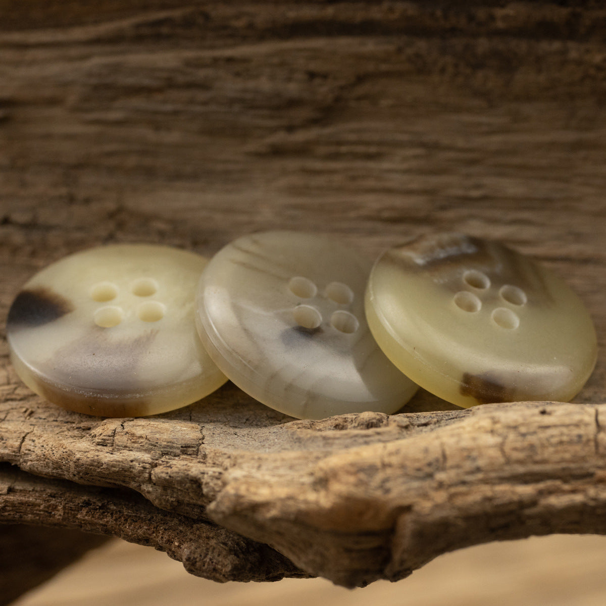 15mm/20mm Khaki Round Four-Hole Eco-Friendly Urea Buttons 18 Pack