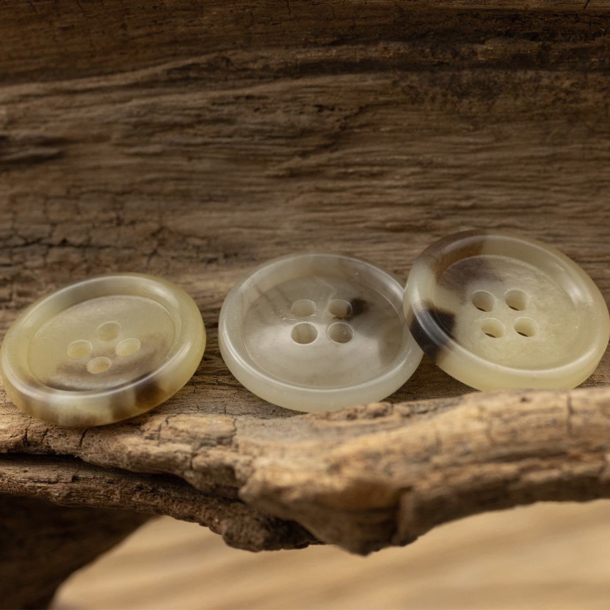 15mm/20mm Khaki Round Four-Hole Eco-Friendly Urea Buttons 18 Pack
