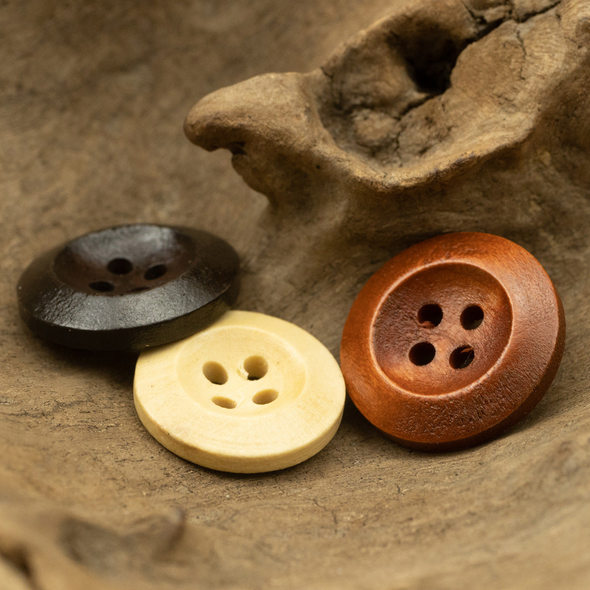 Premium Pear Wood Buttons with Red Lacquer Finish 100pcs