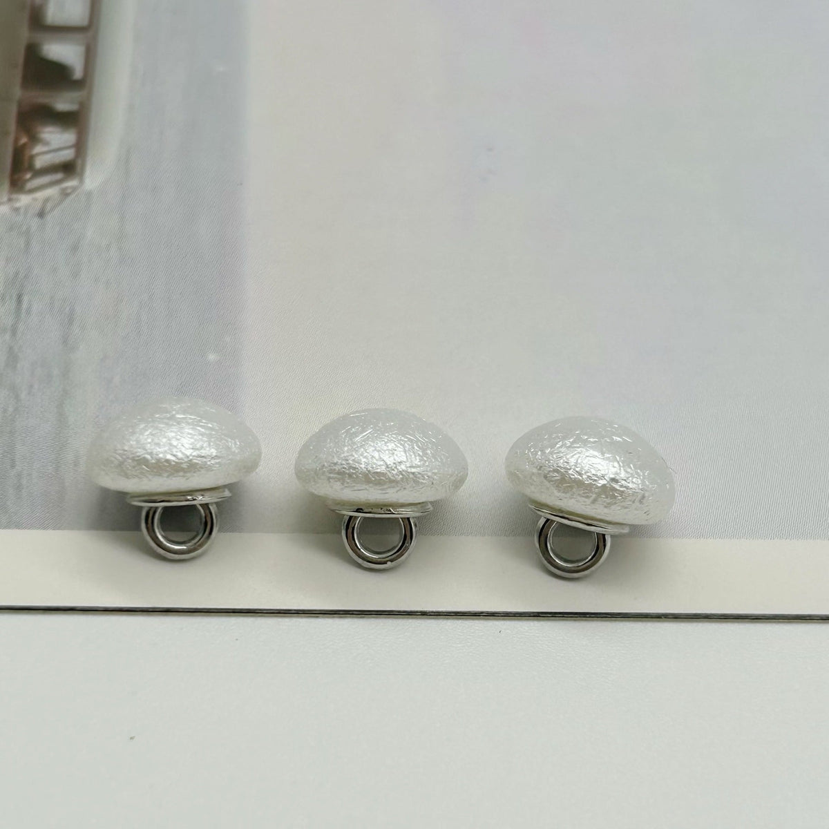 10mm Round Wrinkled Pearl Buttons and White Square Pearl Buttons 40pcs Round