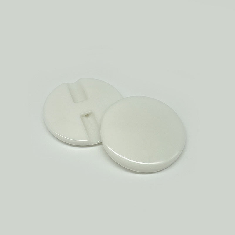 10mm-34mm Black and White Resin Concealed-Hole Bread Buttons for Various Clothing White