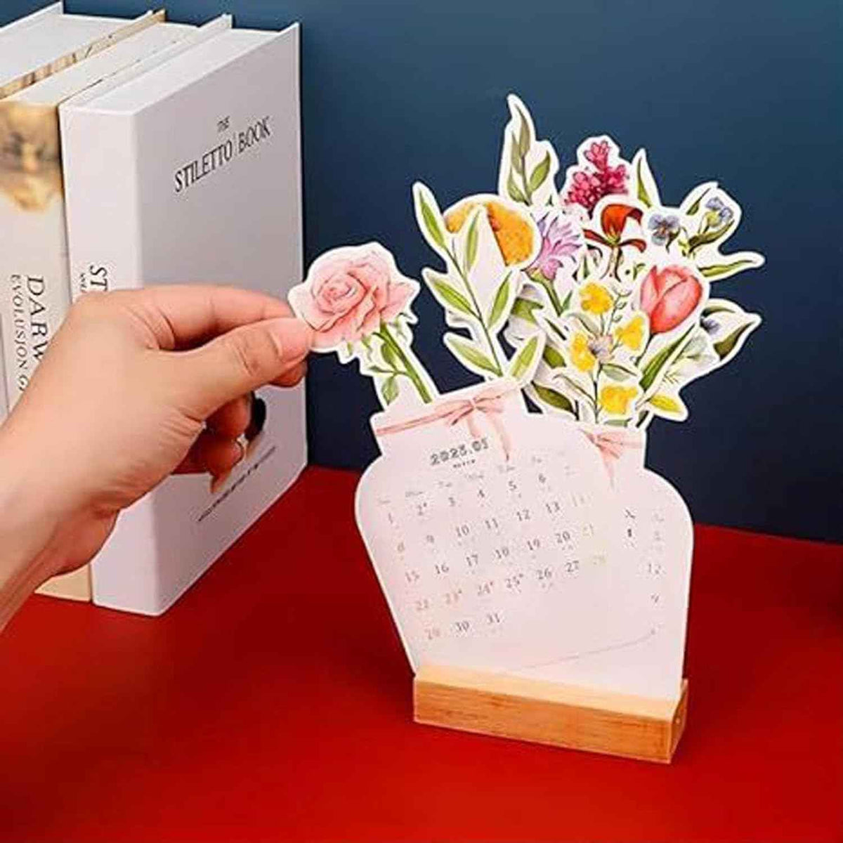 2026 Bloomy Flowers Desk Calendar Monthly Planner Vase Shaped